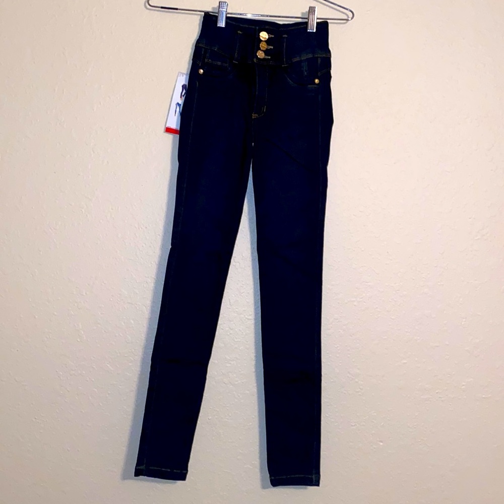 SOLD✨Katy Rose•Mid Rise Colombian Skinny Jeans•Blue•Size 3✨
